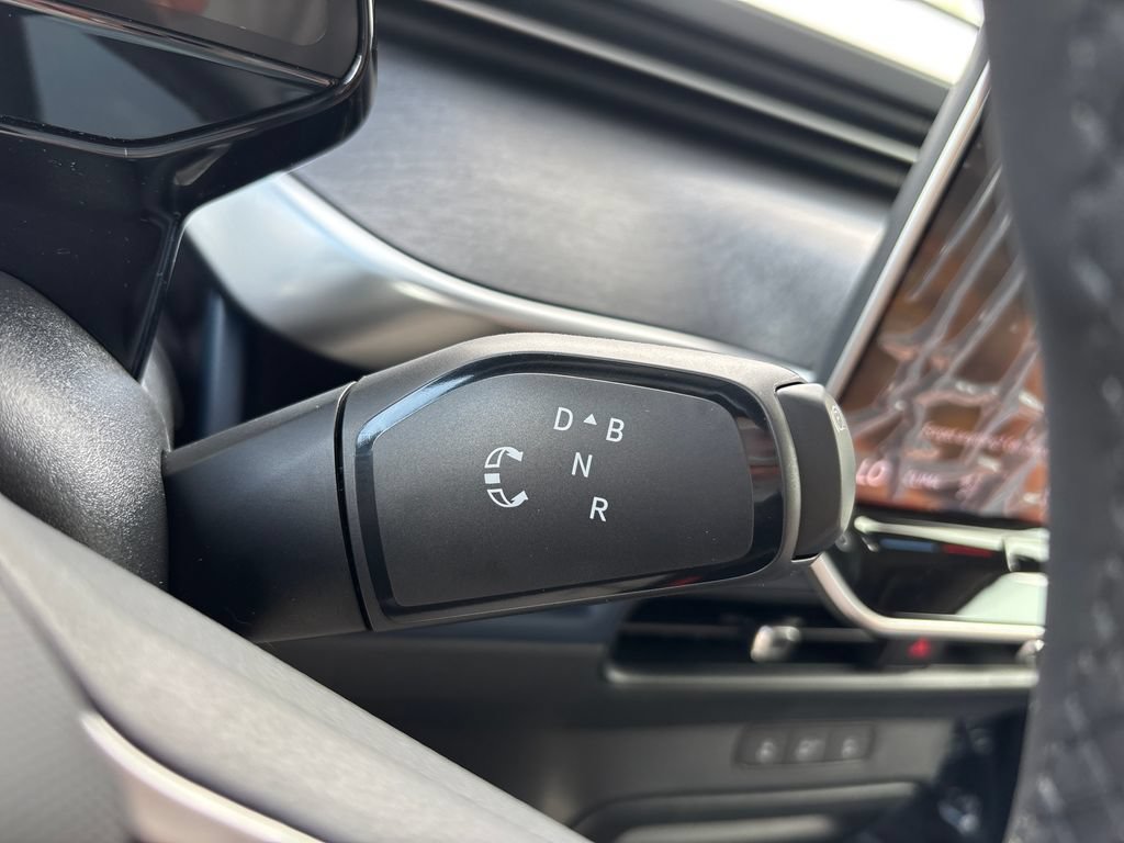 New 2025 Volkswagen ID. Buzz Pro S Plus AWD/4WD image 19
