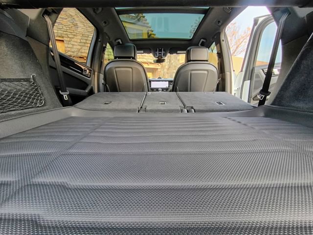 Used 2020 Porsche Cayenne image 68