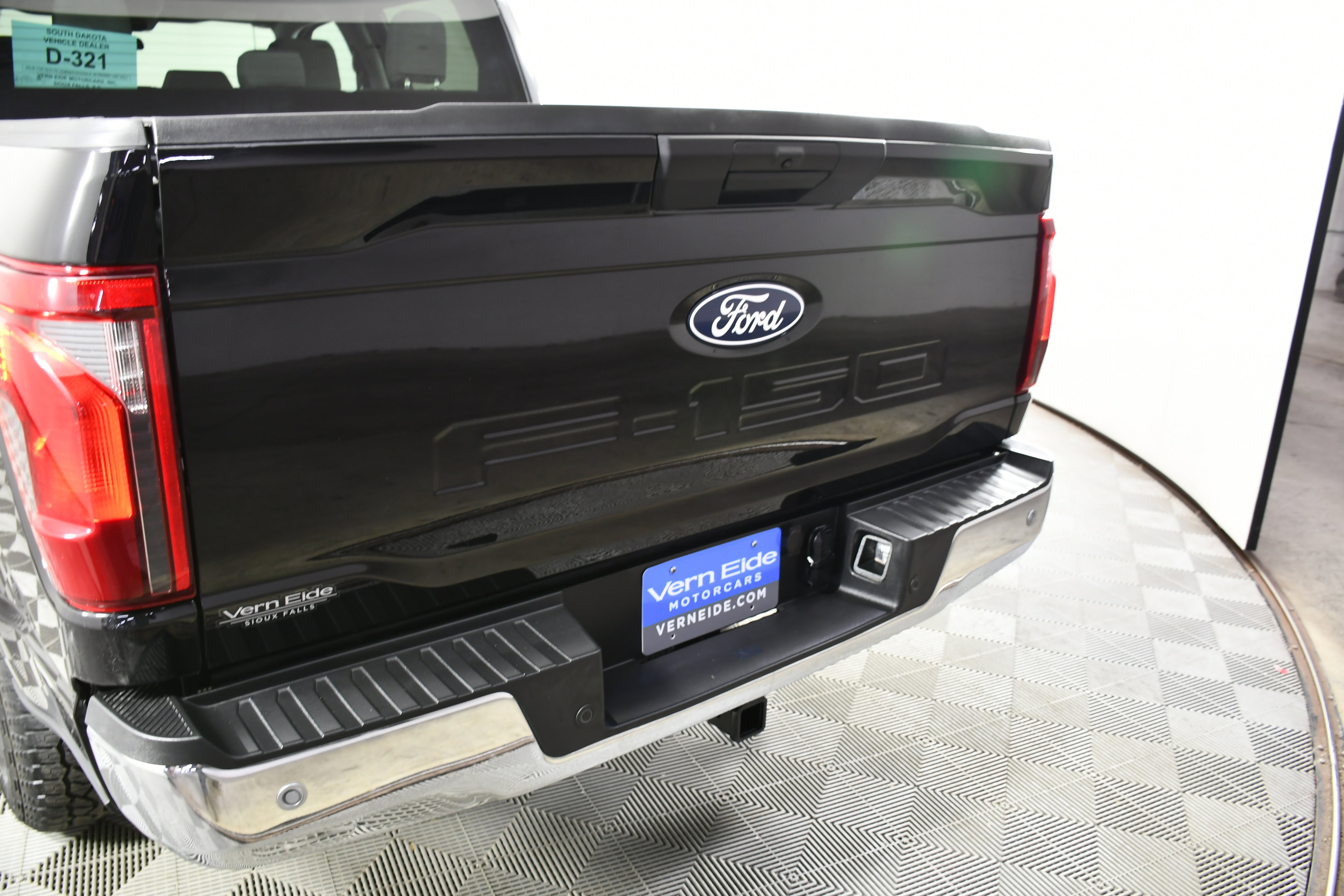 Used 2025 Ford F150 XLT w/ Equipment Group 301A Standard AWD/4WD image 15