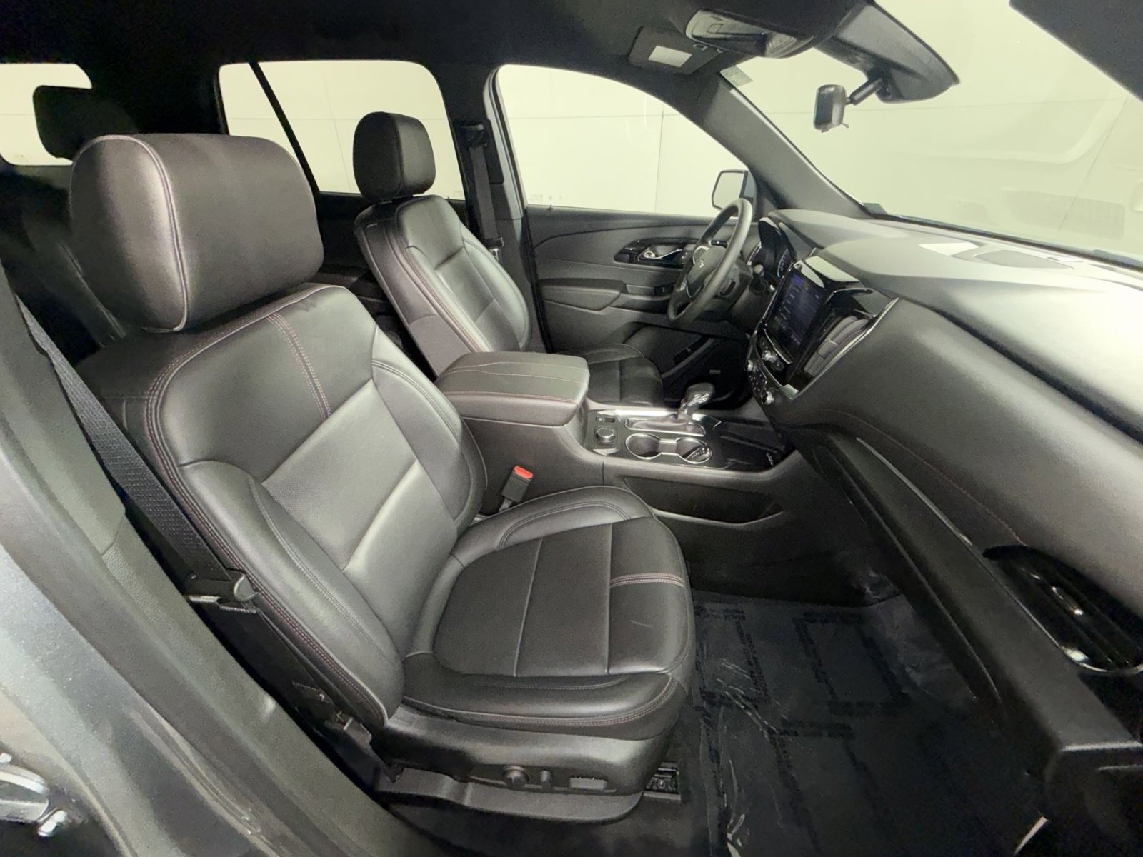 Used 2023 Chevrolet Traverse RS image 27