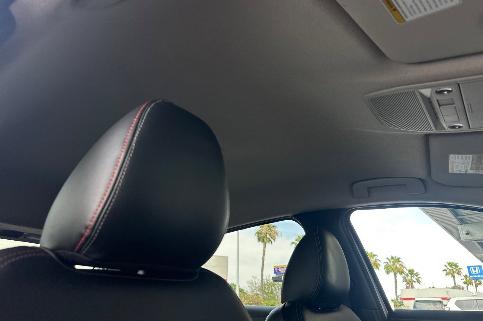 Used 2025 Nissan Kicks SR image 16