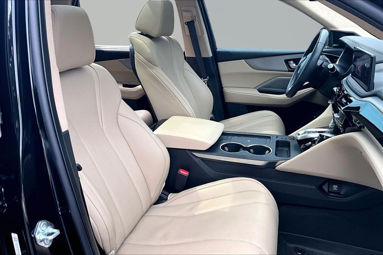 Used 2025 Acura MDX w/ Technology Package FWD image 23