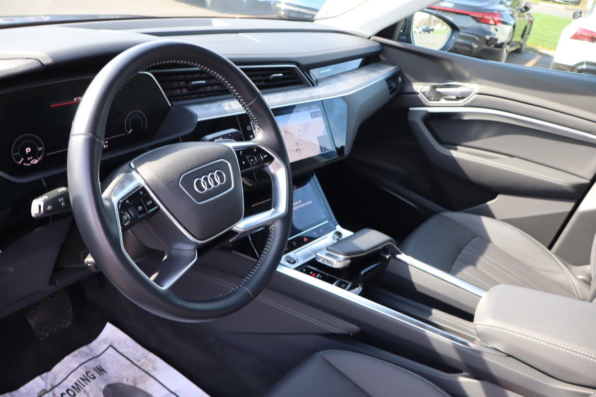 Used 2021 Audi e-tron Premium Plus w/ Premium Plus Package AWD/4WD image 9