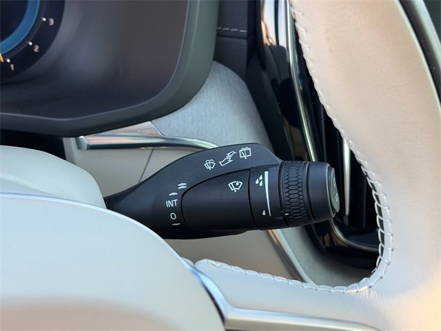 Used 2025 Volvo XC60 B5 Ultra w/ Protection Package Premier image 33