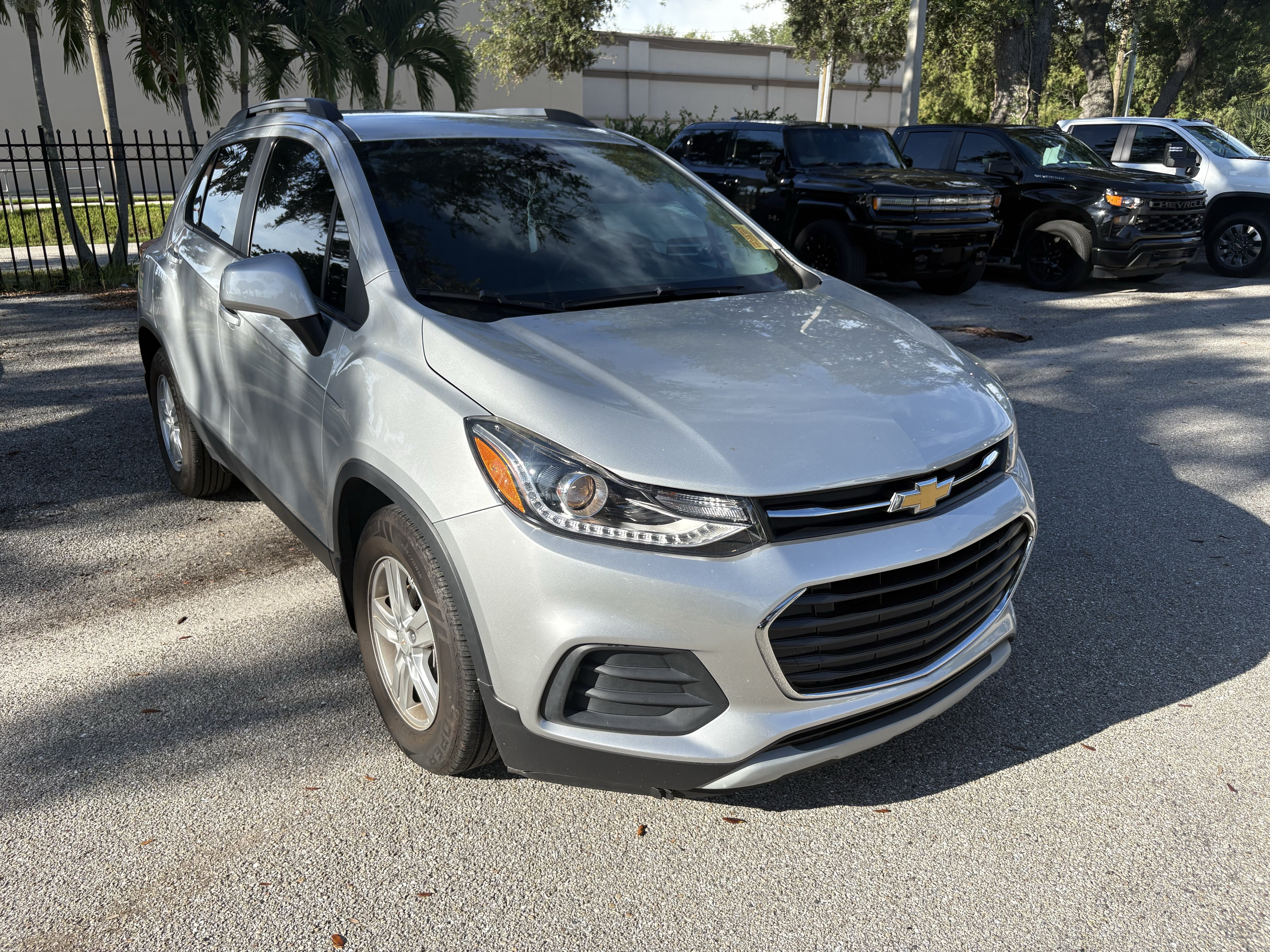 Used 2022 Chevrolet Trax LT w/ LT Convenience Package FWD video 1