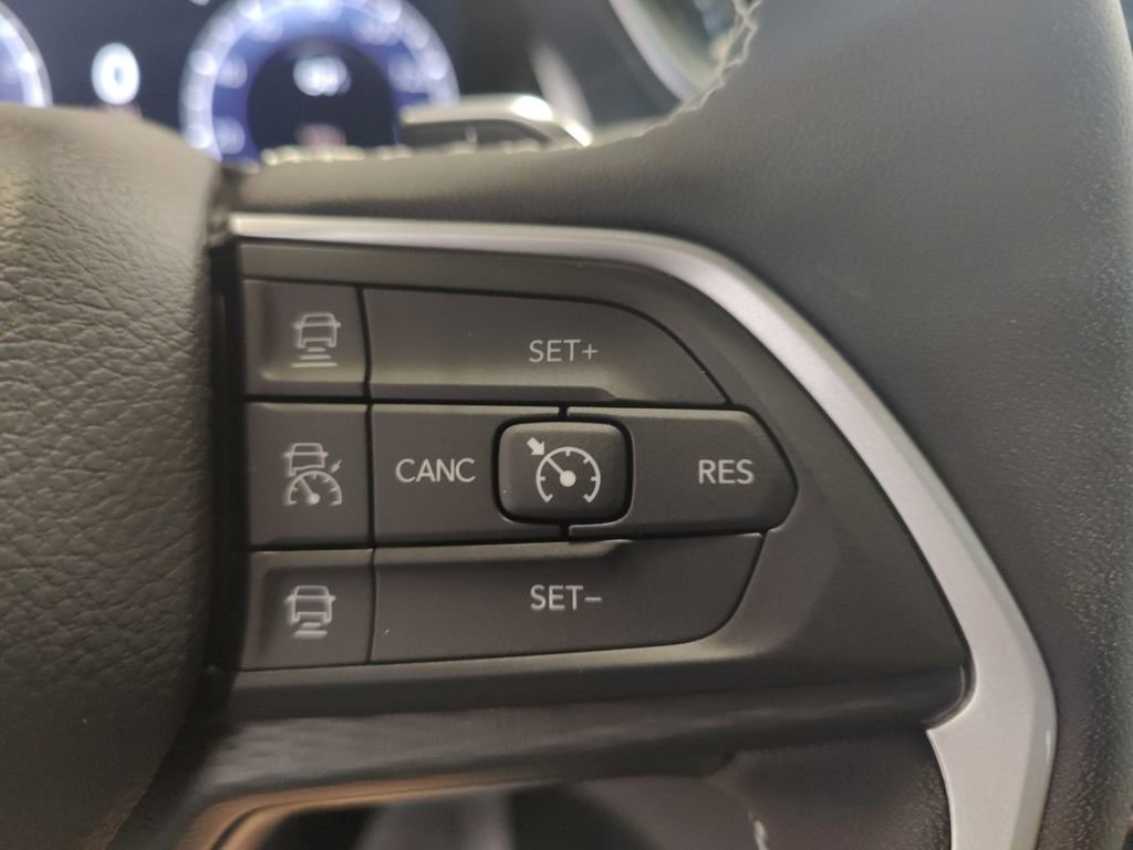 New 2025 Jeep Grand Cherokee Altitude image 24