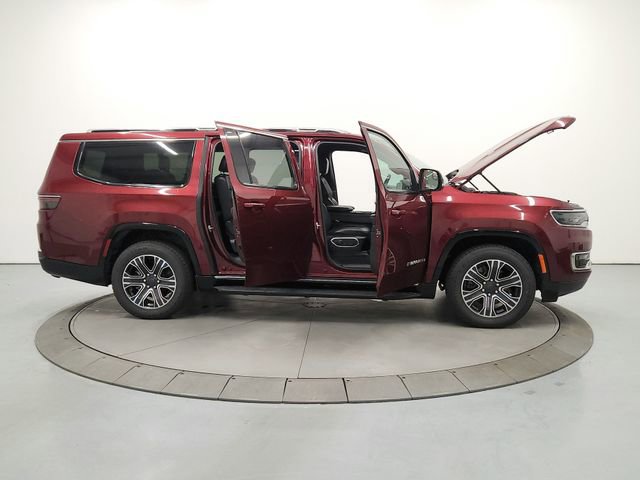 Used 2024 Jeep Wagoneer L Series II w/ Flexible Seating Group AWD/4WD image 16