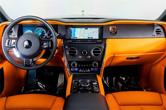 Used 2023 Rolls-Royce Cullinan image 36