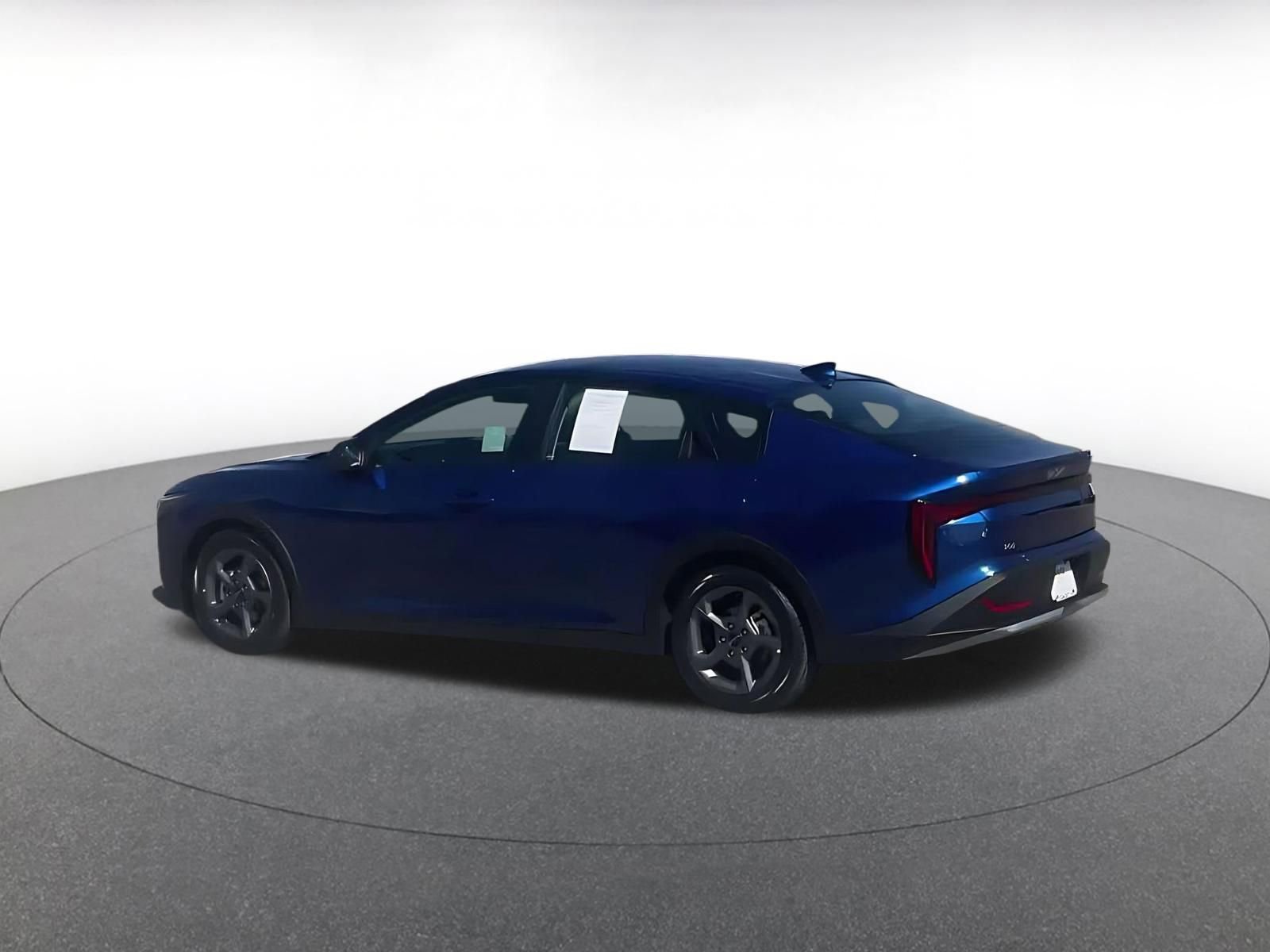 Used 2025 Kia K4 LXS image 10