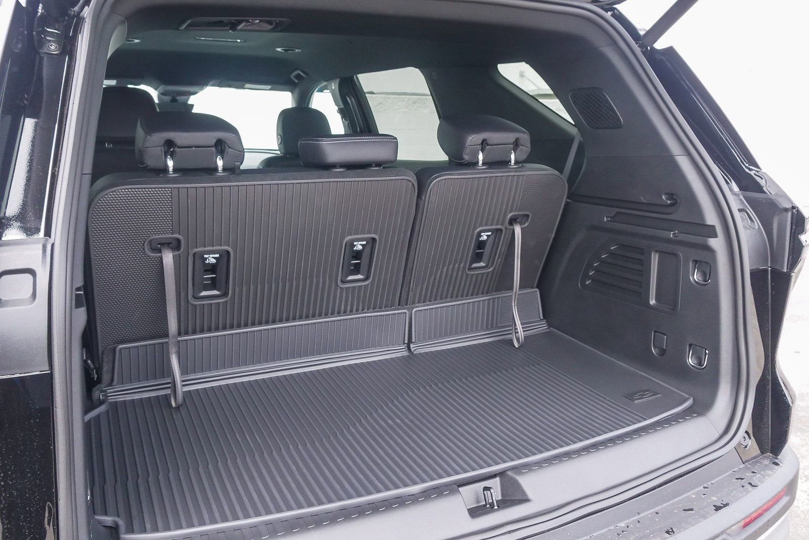 New 2026 Chevrolet Traverse LT w/ Driver Confidence Package FWD image 27