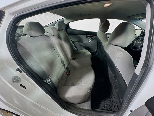 Used 2014 Hyundai Elantra SE image 24