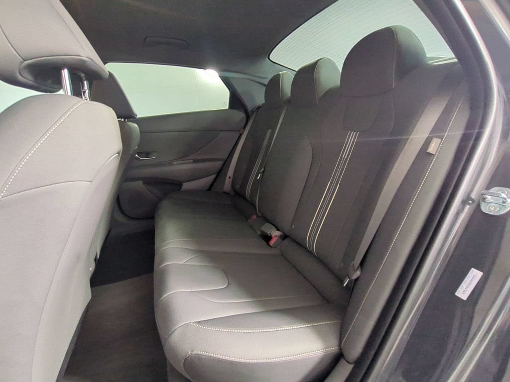 Used 2025 Hyundai Elantra Sport FWD image 14