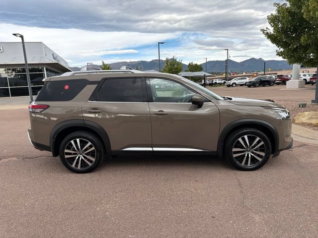 Certified 2025 Nissan Pathfinder Platinum AWD/4WD image 8