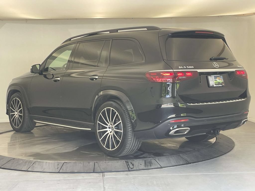 Used 2025 Mercedes-Benz GLS 580 4MATIC image 3
