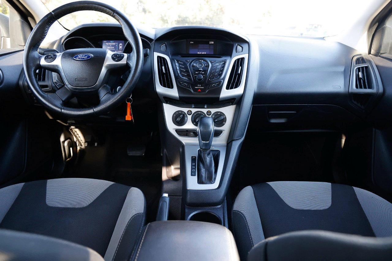 Used 2014 Ford Focus SE w/ SE Sport Package image 21