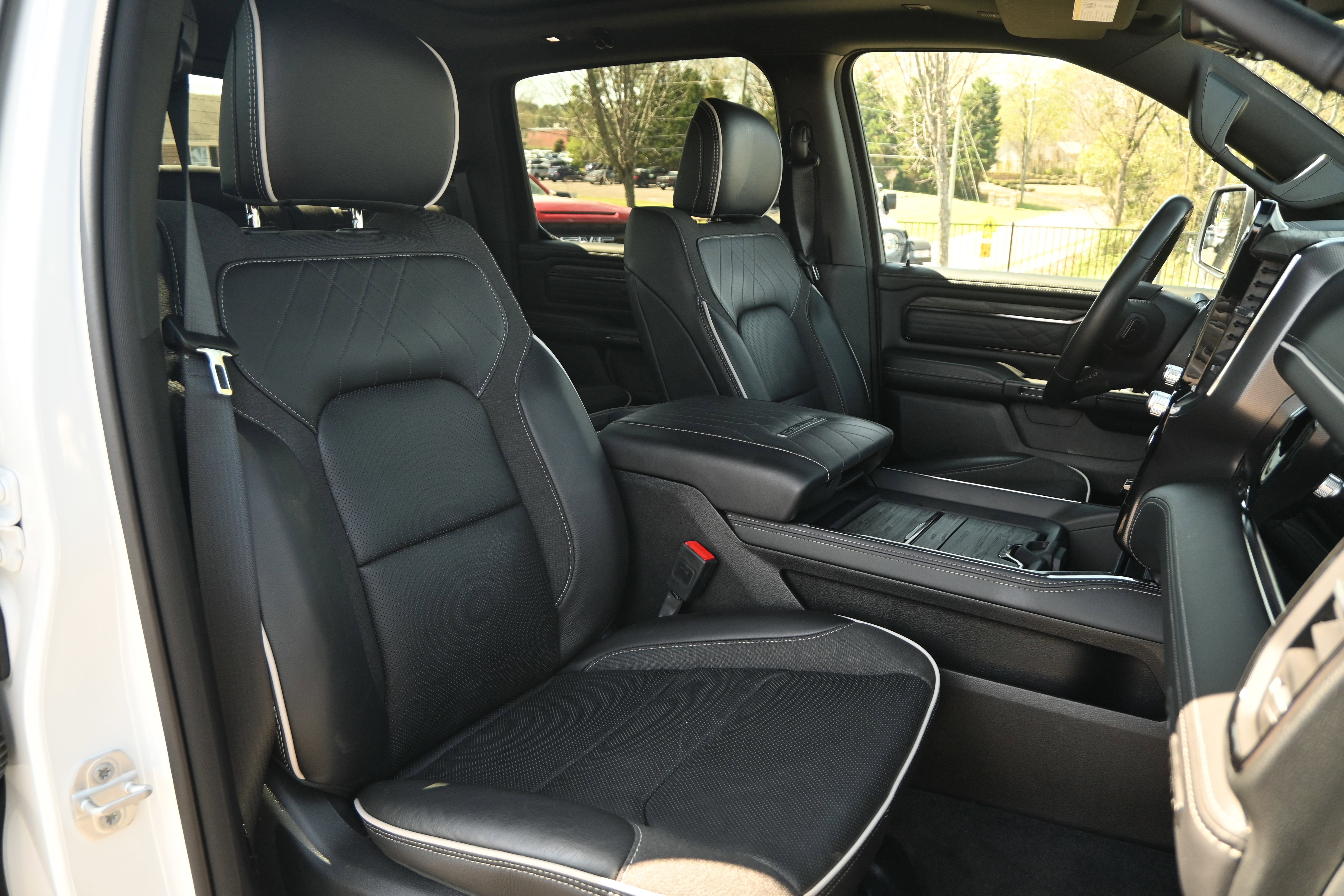 Used 2025 RAM 1500 Limited AWD/4WD image 33