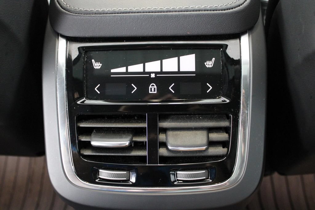 Used 2023 Volvo XC90 T8 Ultimate w/ Protection Package Premier AWD/4WD image 45