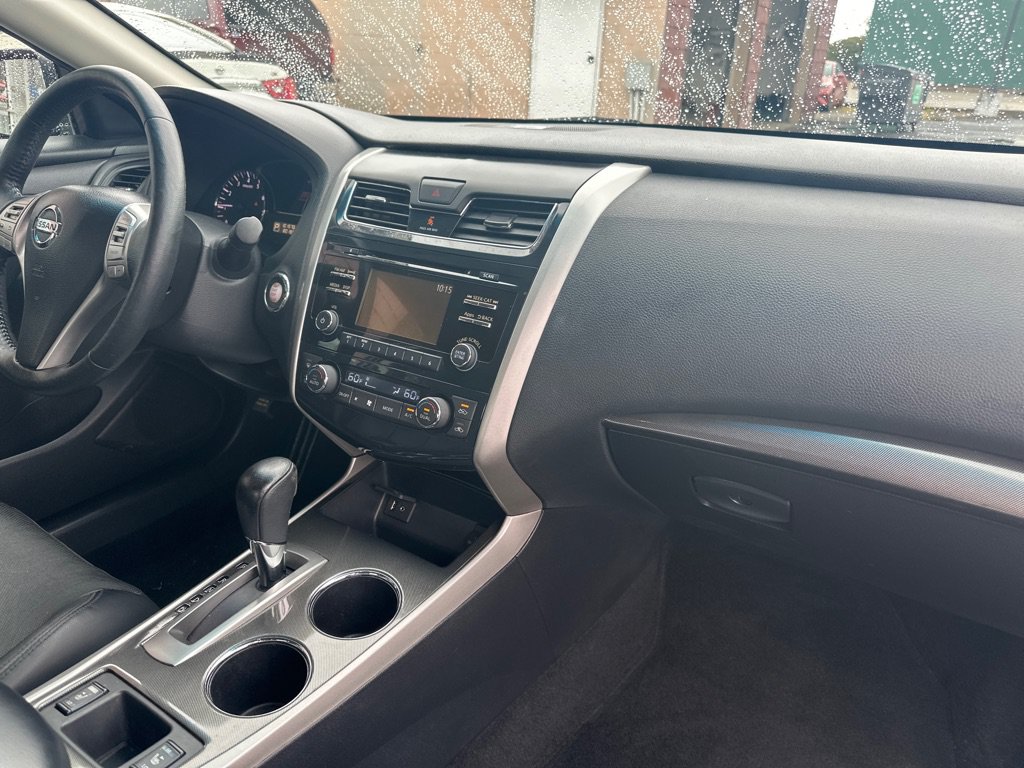 Used 2015 Nissan Altima 2.5 SL w/ Moonroof Package FWD image 9