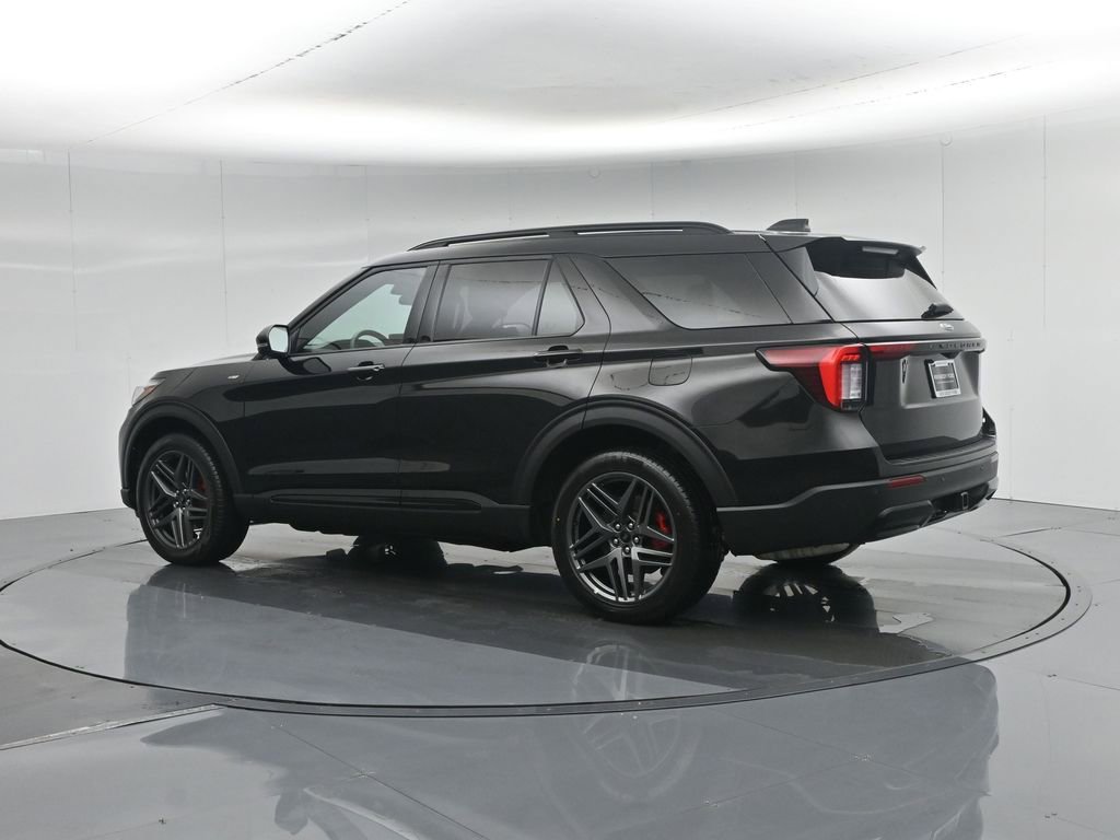 Used 2025 Ford Explorer ST-Line w/ ST-Line Street Pack image 7