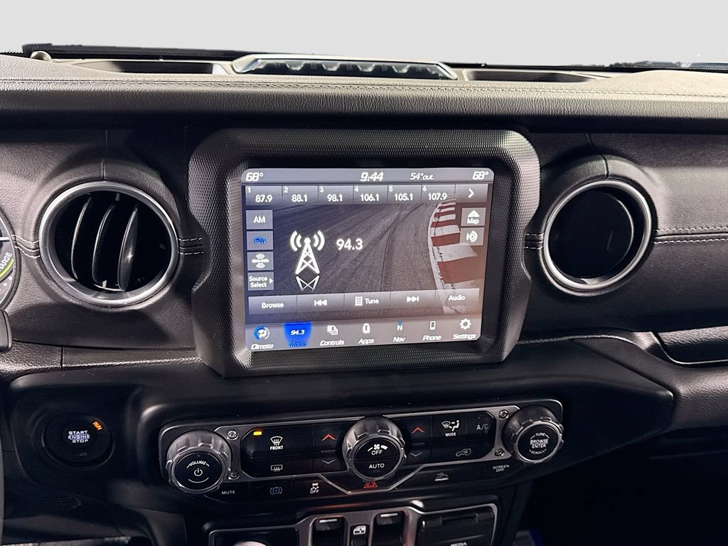 Used 2022 Jeep Wrangler Unlimited Sahara AWD/4WD image 21