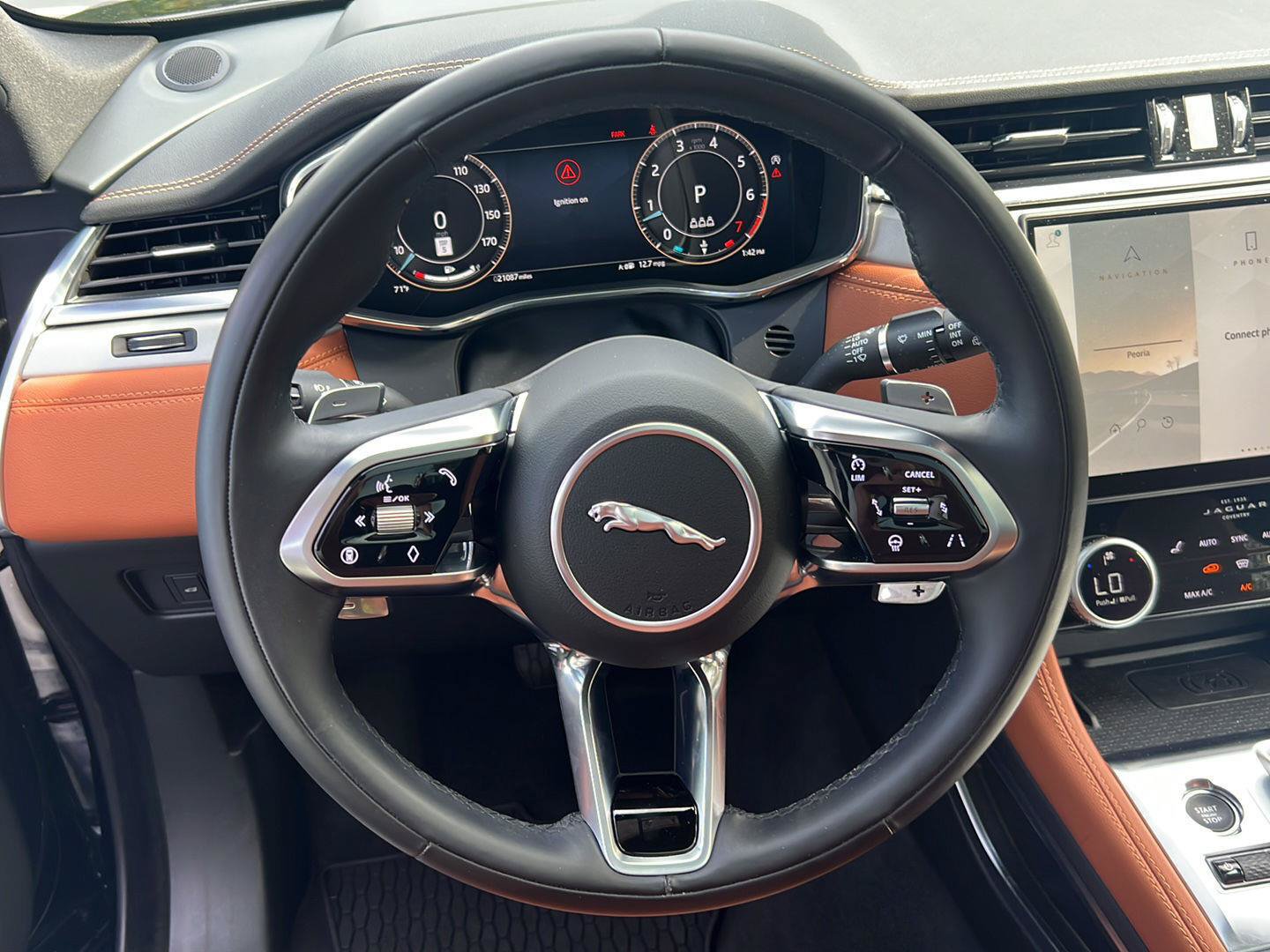 Certified 2026 Jaguar F-PACE R-Dynamic S AWD/4WD image 11