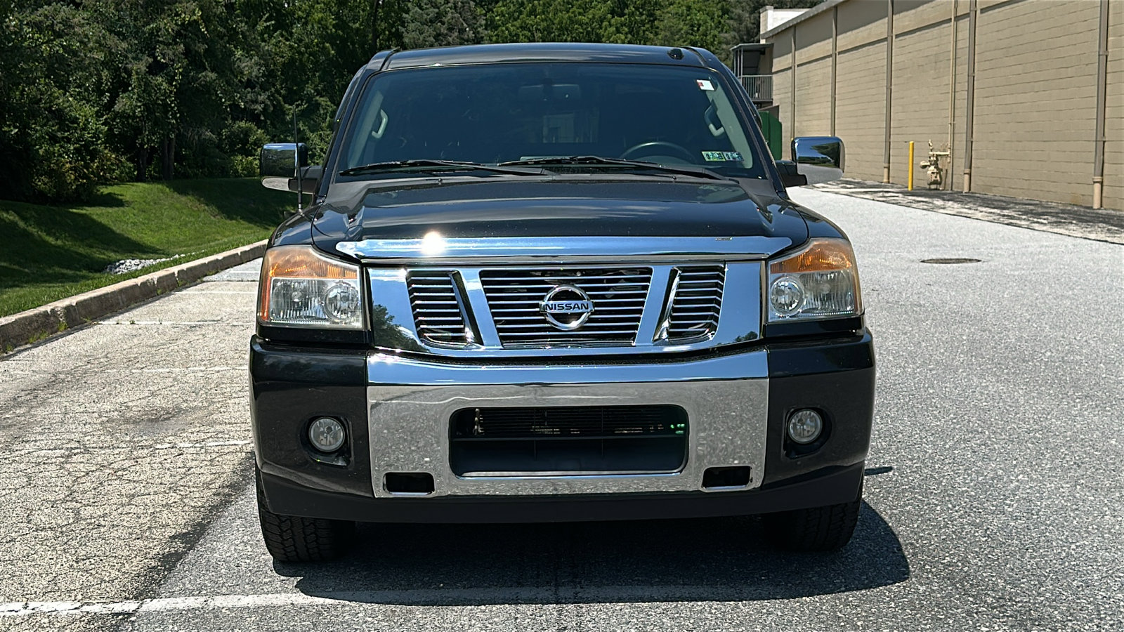 Used 2014 Nissan Titan SV image 3
