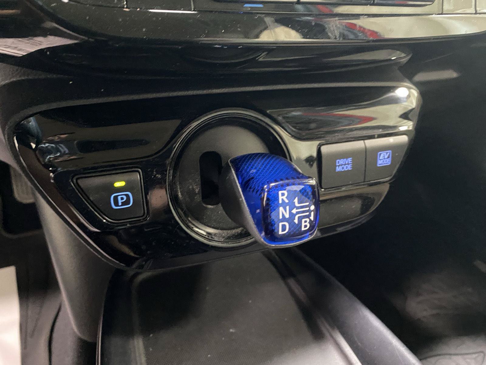 Used 2020 Toyota Prius LE AWD/4WD image 16