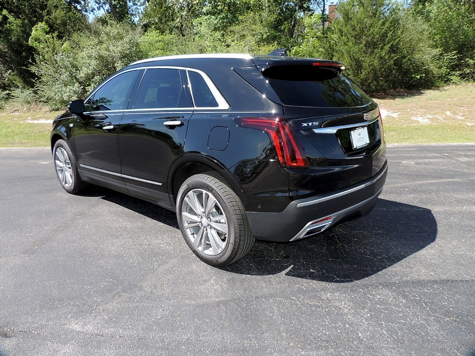 New 2026 Cadillac XT5 Premium Luxury w/ Driver Assist Package FWD image 8
