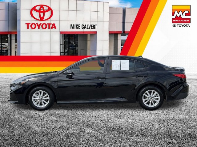 Used 2026 Toyota Camry LE FWD image 5