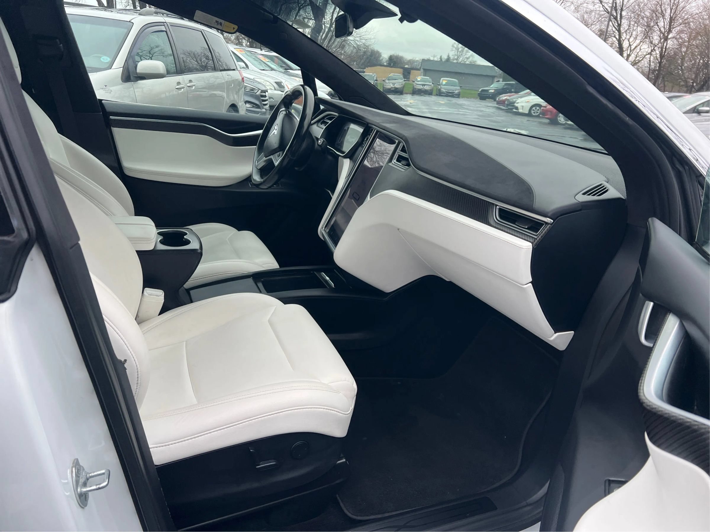 Used 2017 Tesla Model X 90D AWD/4WD image 25