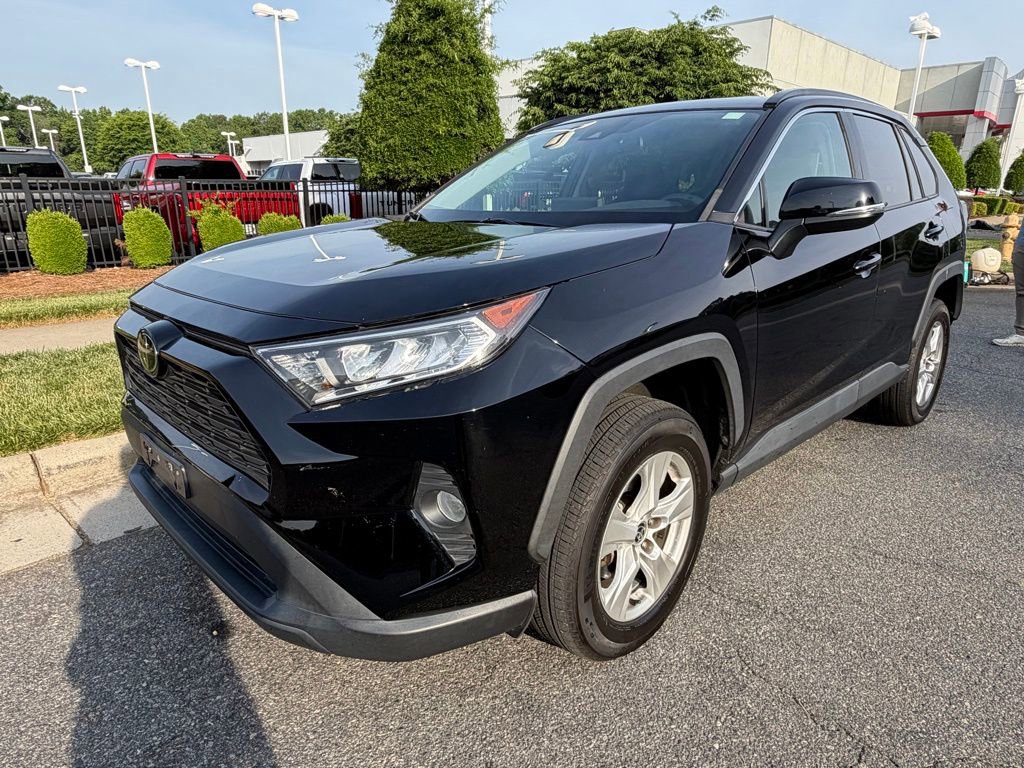 Used 2021 Toyota RAV4 XLE AWD/4WD image 7