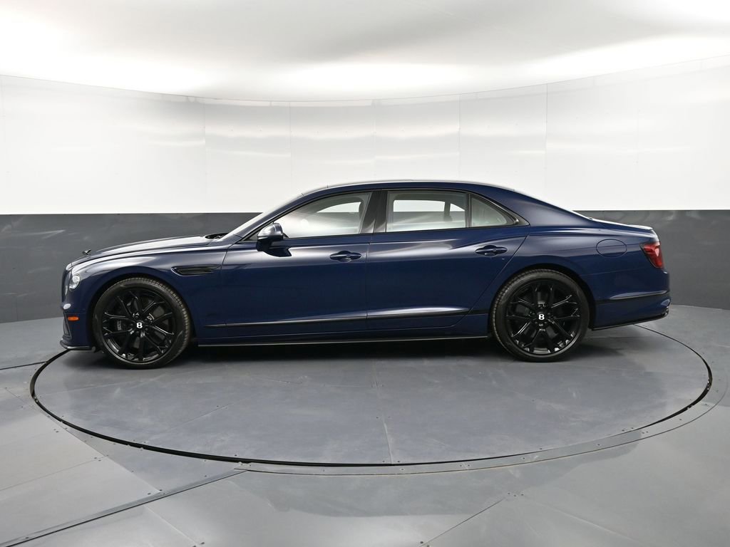 Used 2025 Bentley Flying Spur Plug-In Hybrid image 2