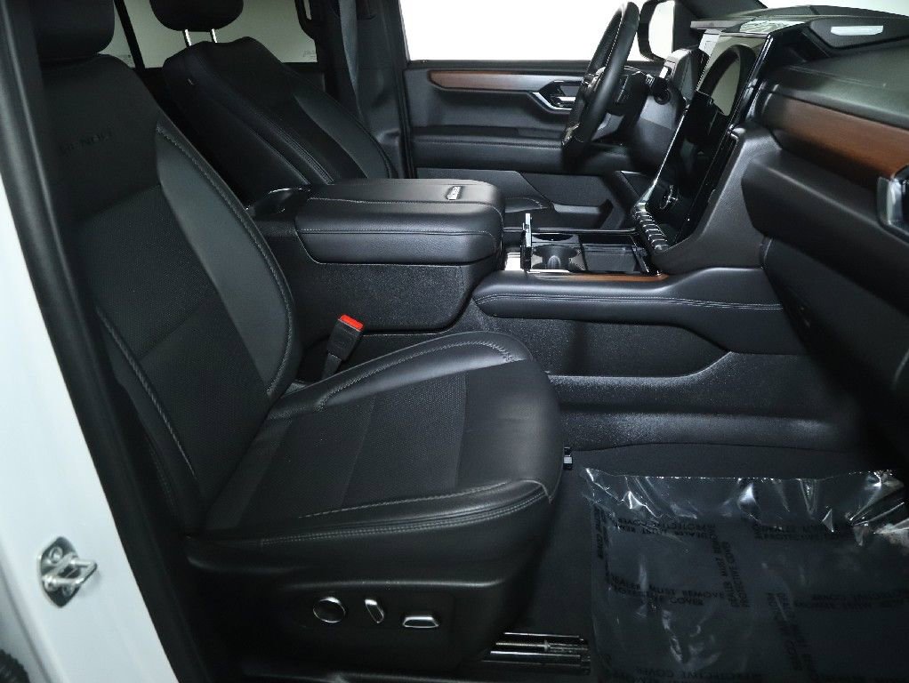 Used 2025 GMC Yukon Denali AWD/4WD image 40