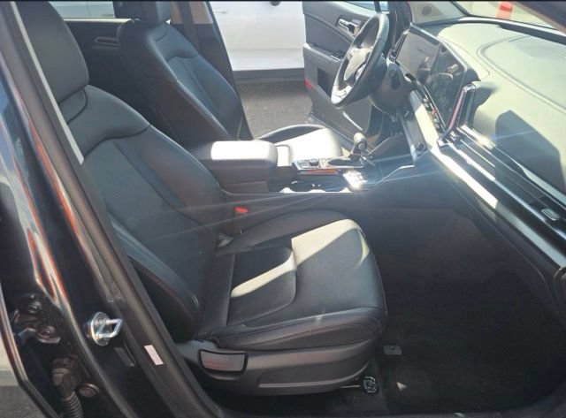 Certified 2025 Kia Sportage EX FWD image 7