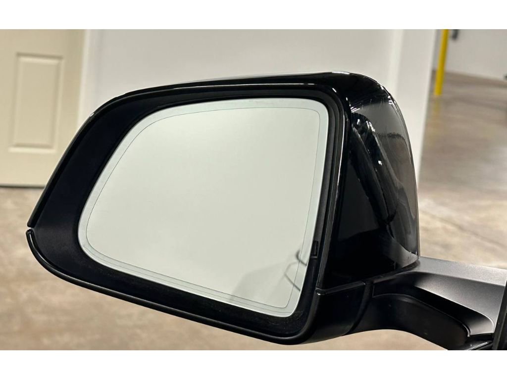Used 2023 Tesla Model Y Performance image 30