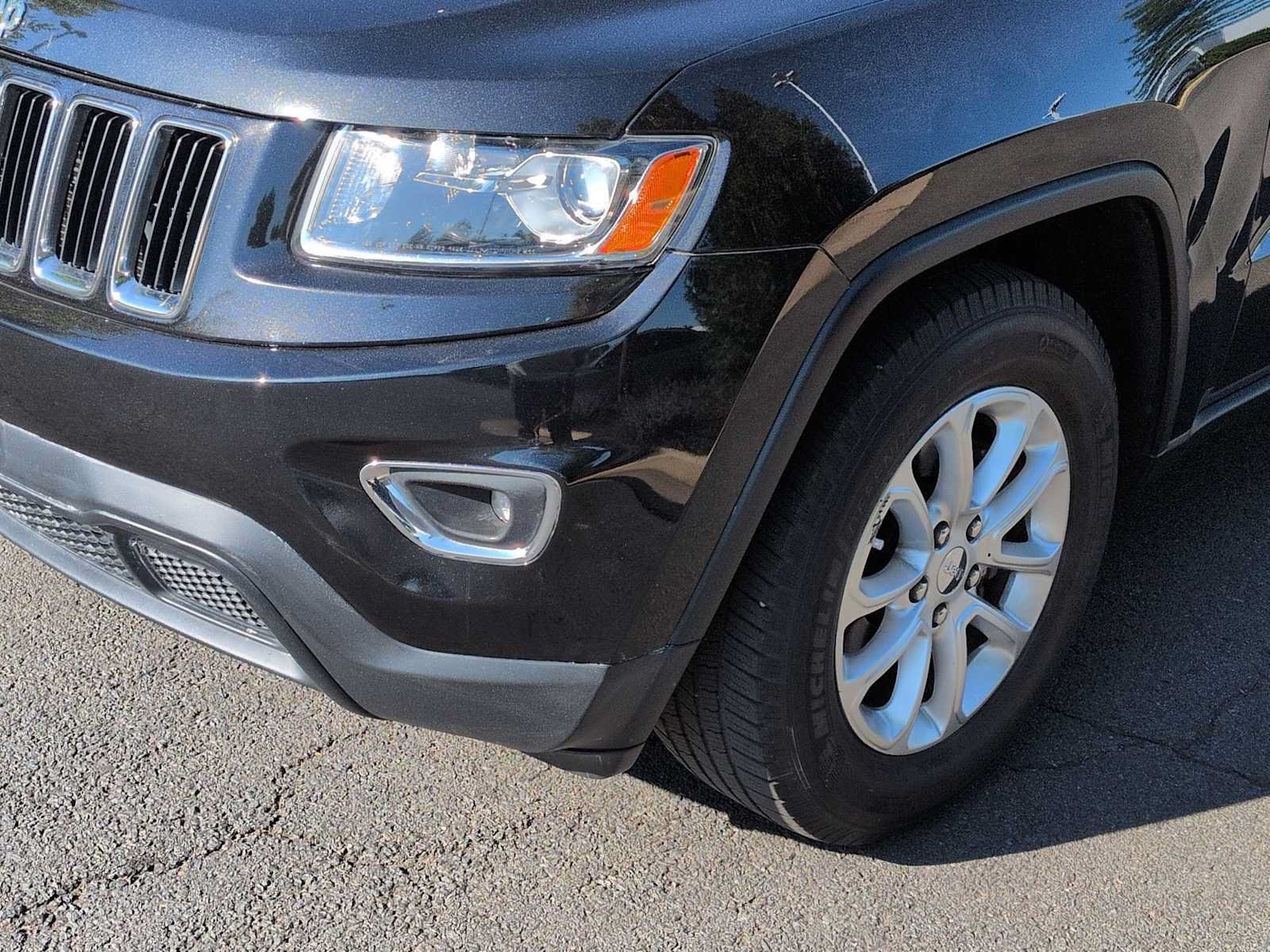 Used 2014 Jeep Grand Cherokee Laredo w/ 18" Wheel & 8.4" Radio Group RWD image 11