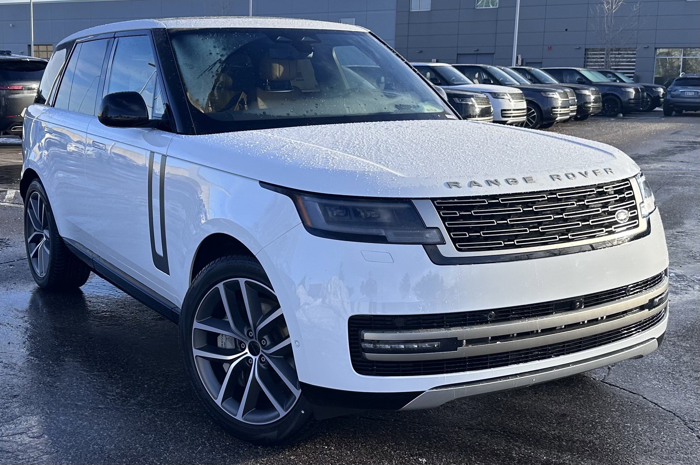 New 2026 Land Rover Range Rover SE image 3