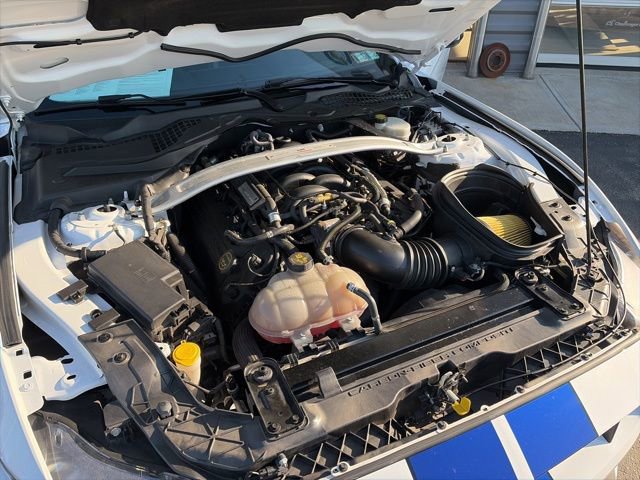 Used 2016 Ford Mustang Shelby GT350 w/ Technology Package RWD image 30