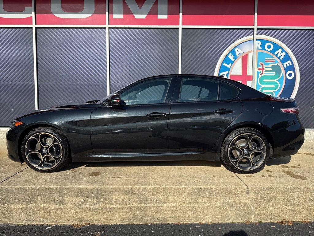 New 2025 Alfa Romeo Giulia AWD w/ Driving Assist Package image 9
