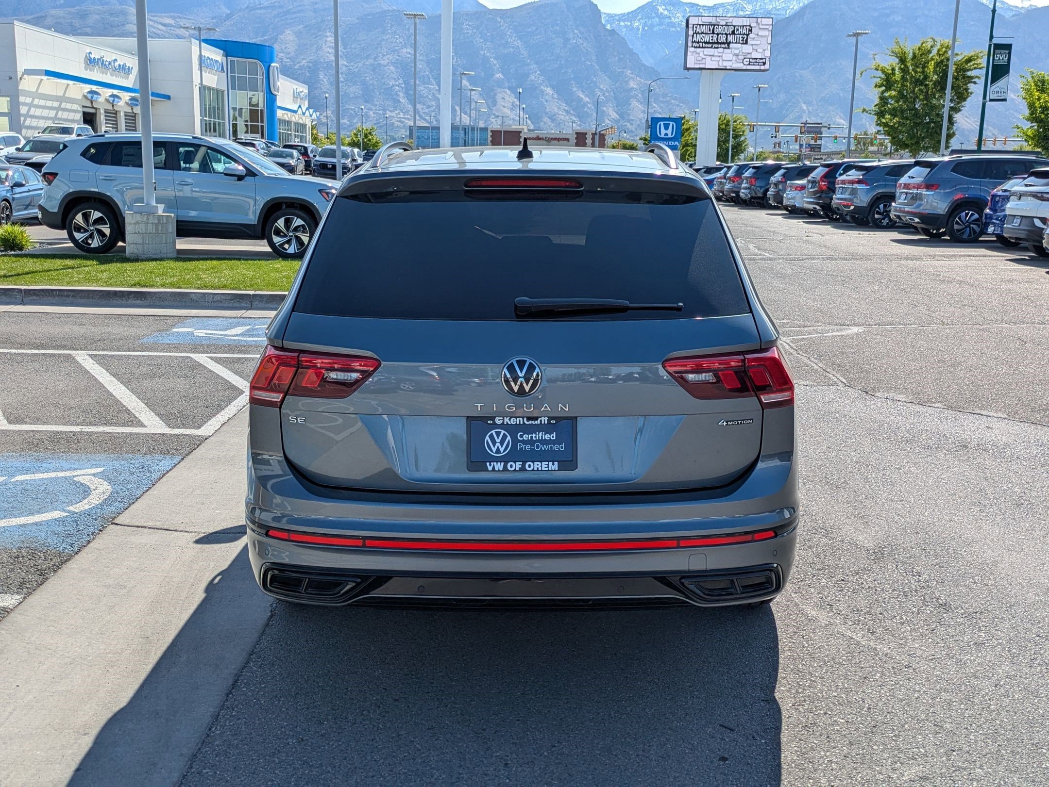 Certified 2024 Volkswagen Tiguan SE R-Line AWD/4WD image 7