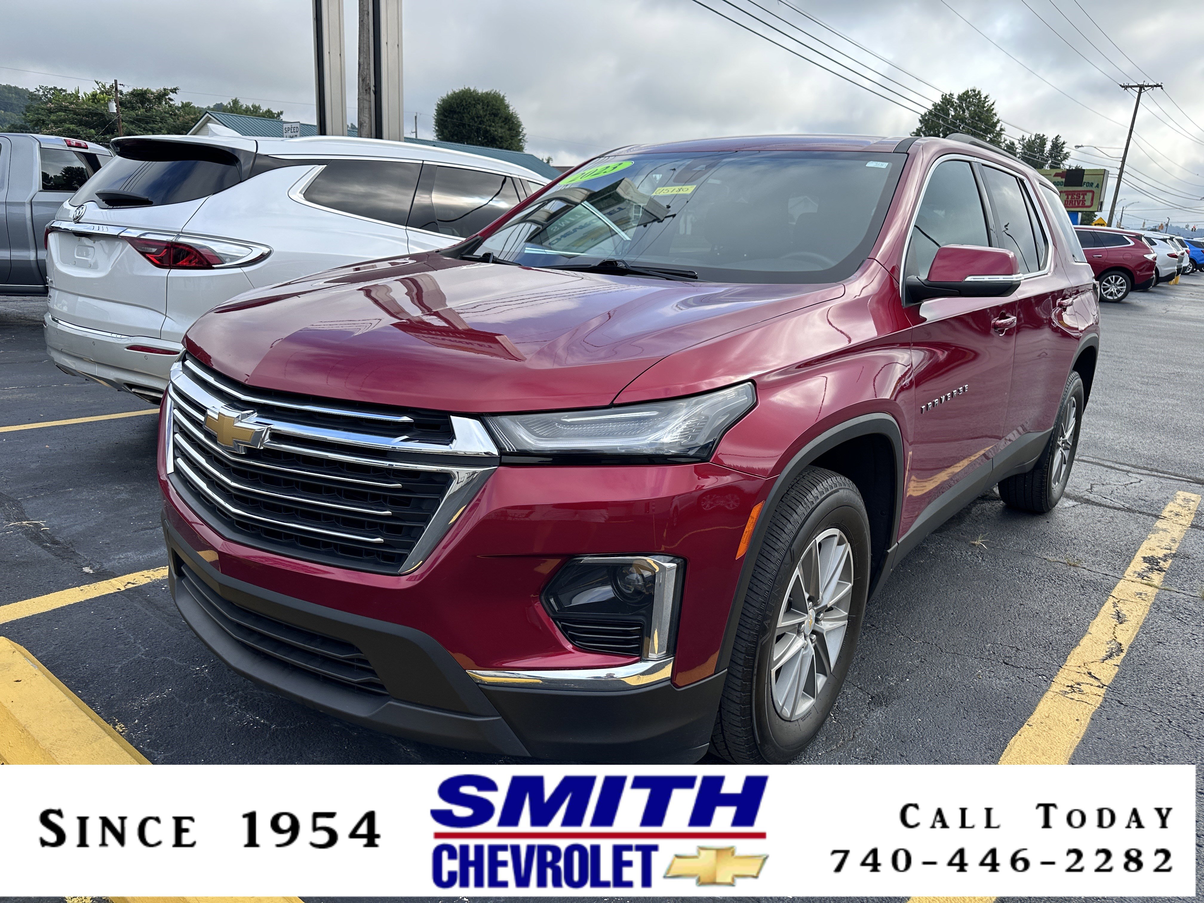 Used 2023 Chevrolet Traverse LT