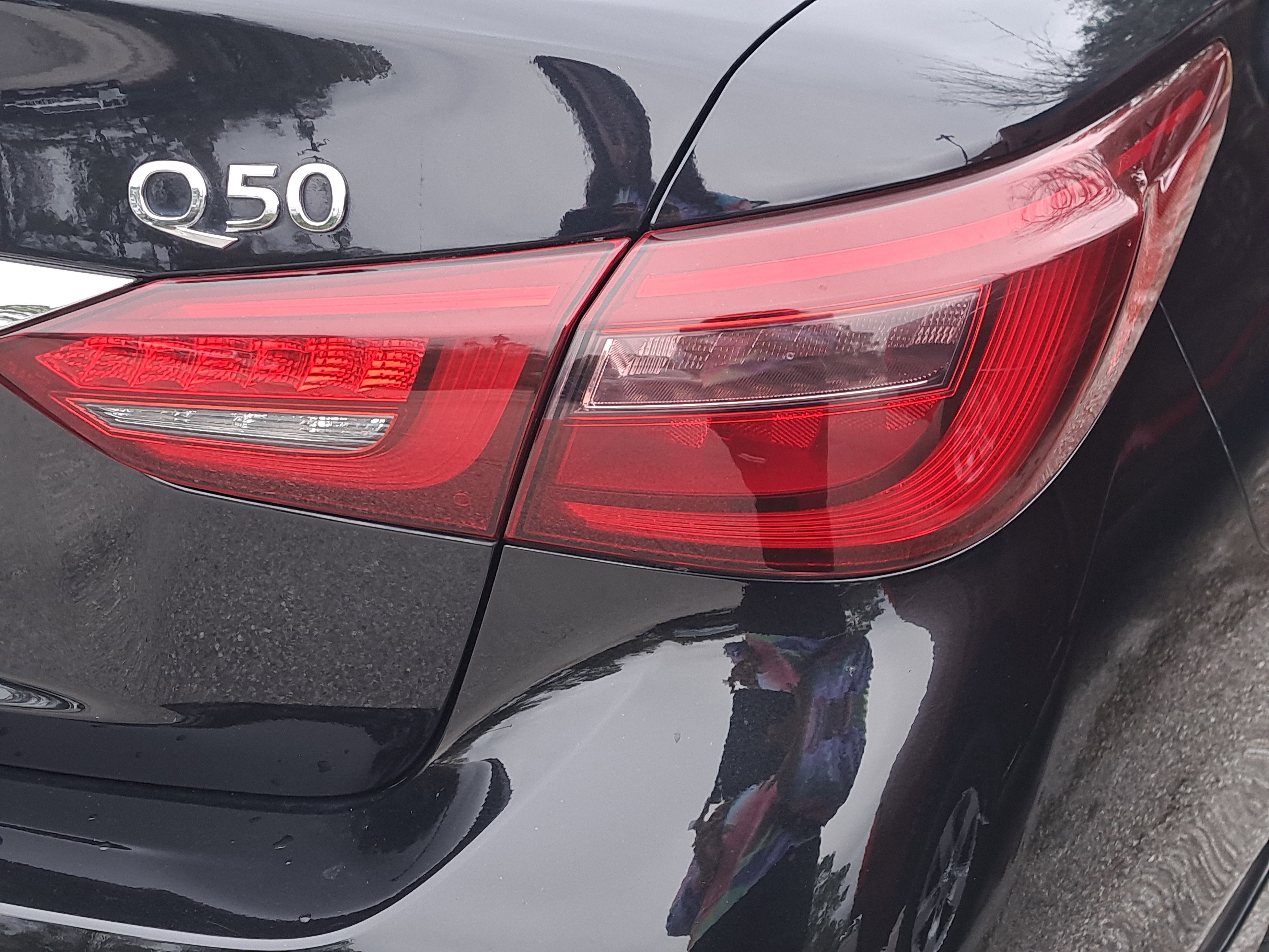 Used 2018 INFINITI Q50 Luxe w/ Essential Package (3.0T Luxe) image 10