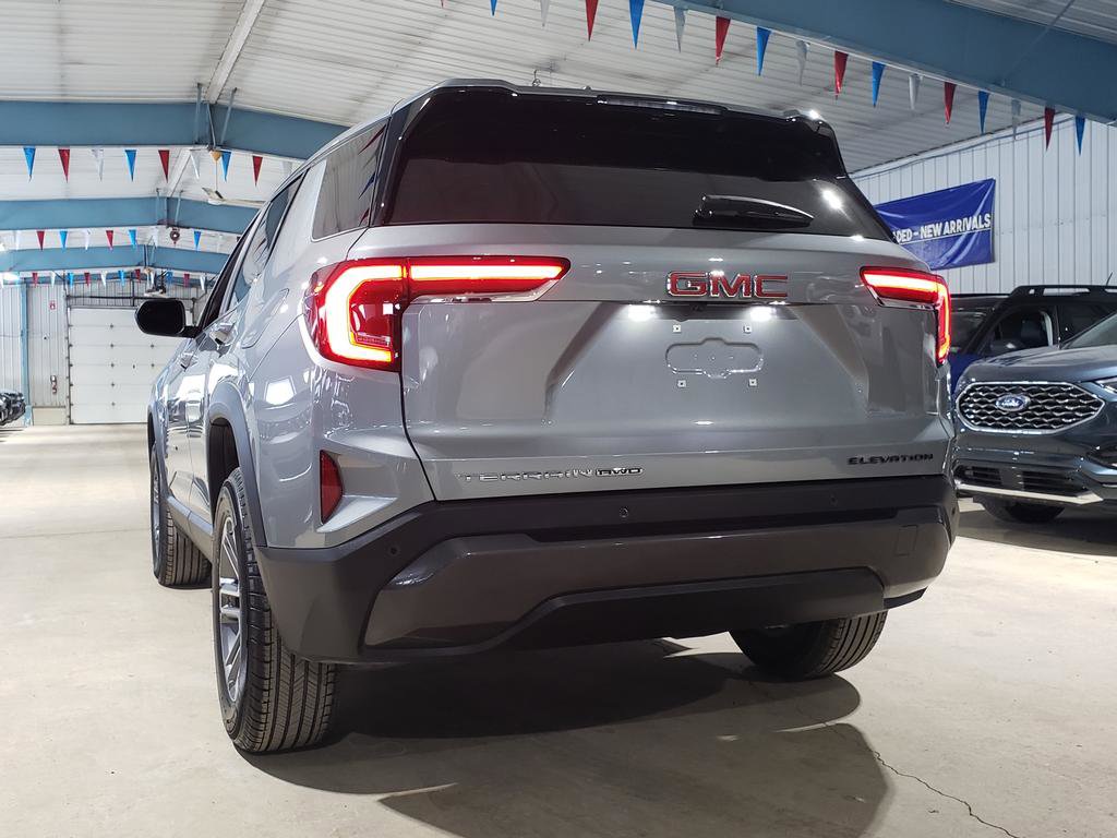 Used 2026 GMC Terrain Elevation image 6