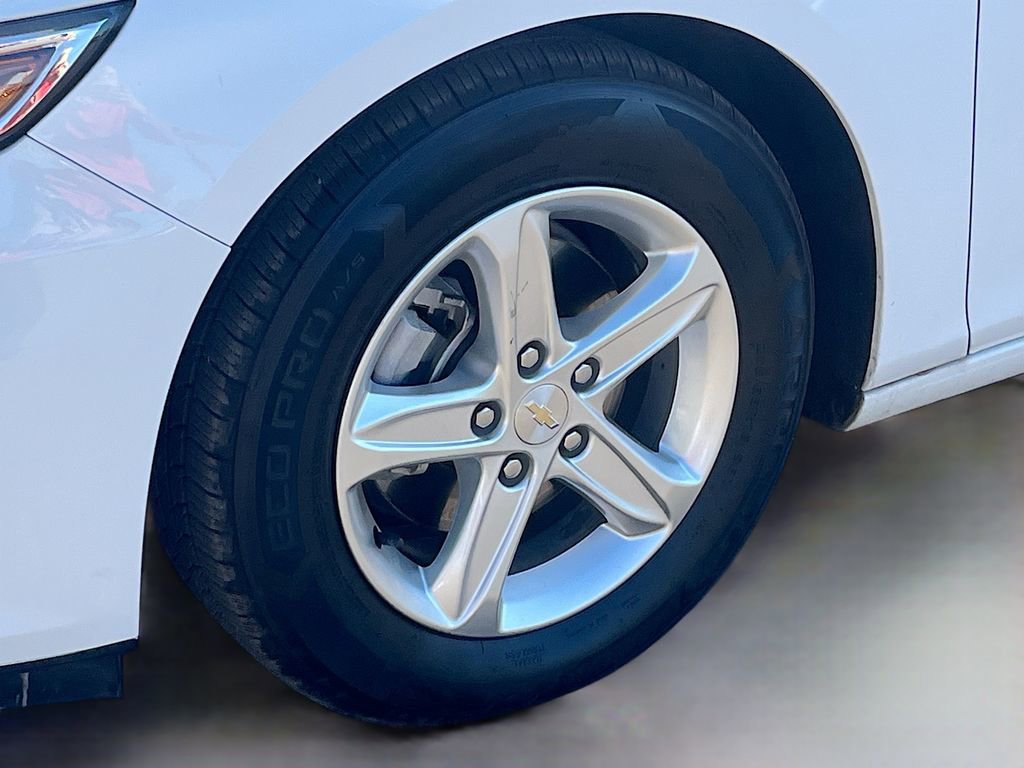 Used 2020 Chevrolet Malibu LS w/ Driver Confidence Package II image 28