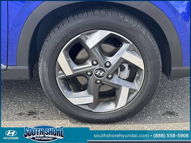Certified 2025 Hyundai Venue SEL FWD image 9