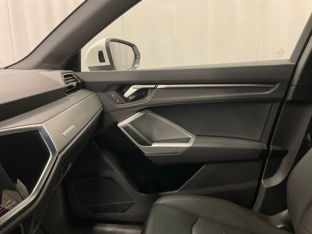 Used 2025 Audi Q3 2.0T Premium image 21