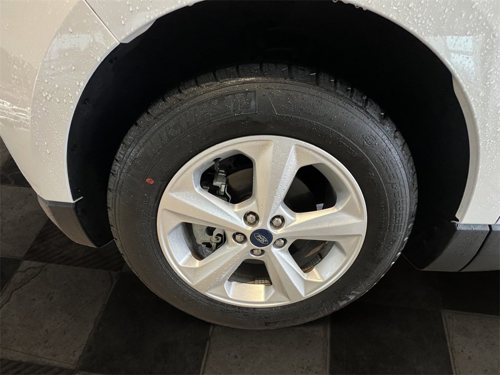 Used 2019 Ford Edge SE w/ SE Fleet Driver's Package image 9