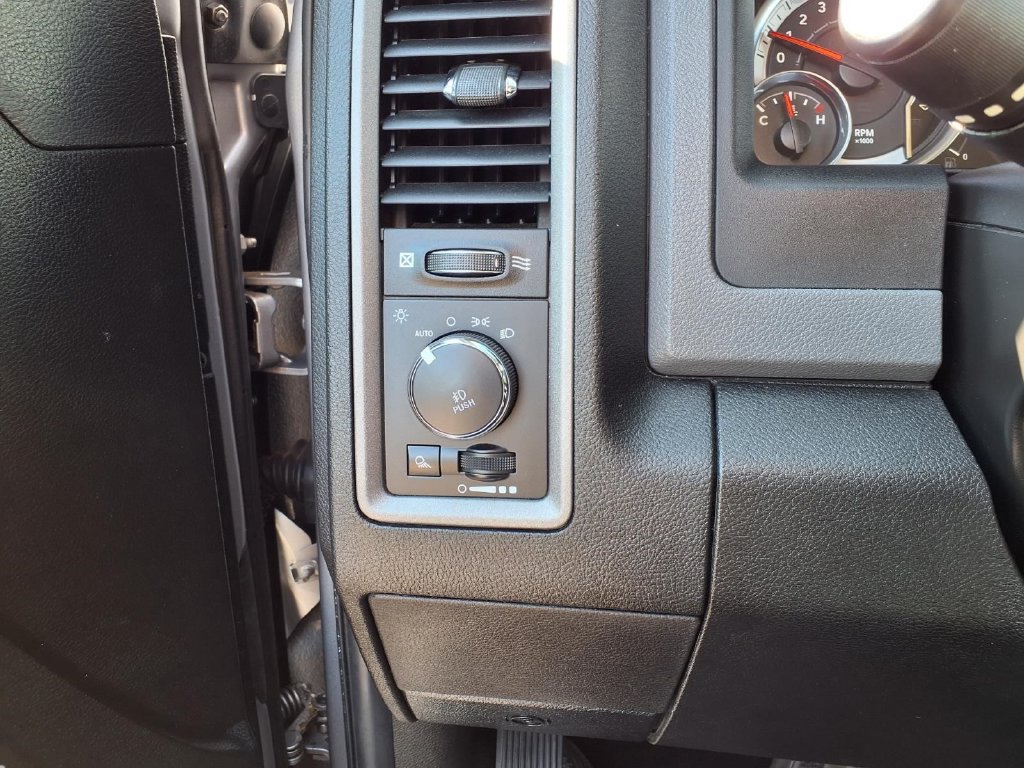 Used 2019 RAM 1500 Express w/ Express Value Package AWD/4WD image 18