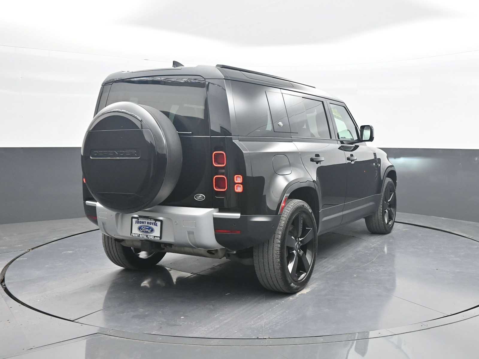 Used 2023 Land Rover Defender 110 SE AWD/4WD image 7
