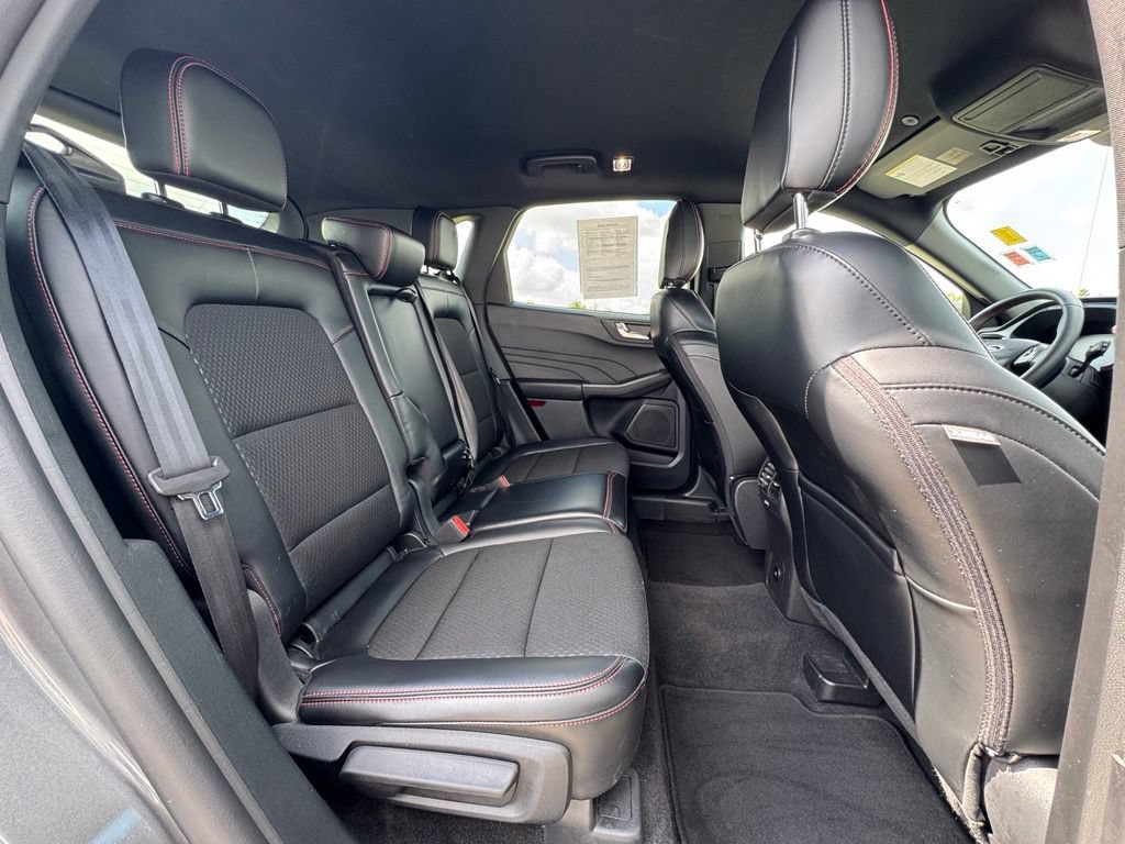 Used 2025 Ford Escape ST-Line FWD image 34